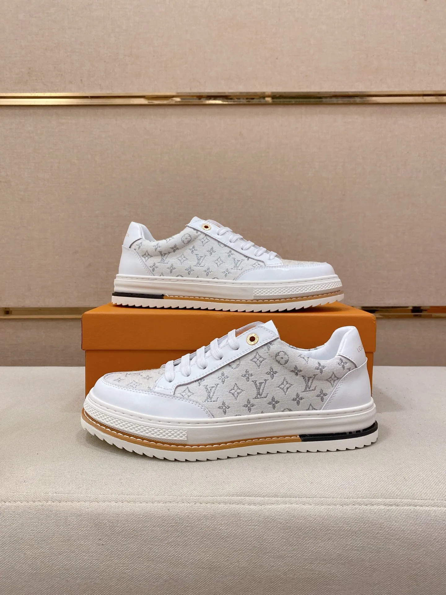 Men's clothing and shoes 400💰Louis Vuitton (Louis Vuitton/LV) top 🔍🔍 new models are on sale at the same time, the upper 🇮🇹 imported first-layer cowhide from Italy, fully imported sheepskin lining 💪💪, completely 1⃣️ to 1 ⃣️Re-engraved🇮🇹💪💪, ⚠Sole: The original sole is specially provided by the original factory, the exclusive movable molded sole is super comfortable, ⚠The original factory follows the order, 🔍🔍high quality, you can enter and exit the counter at will, welcome to compare⚠. Code number:38-44